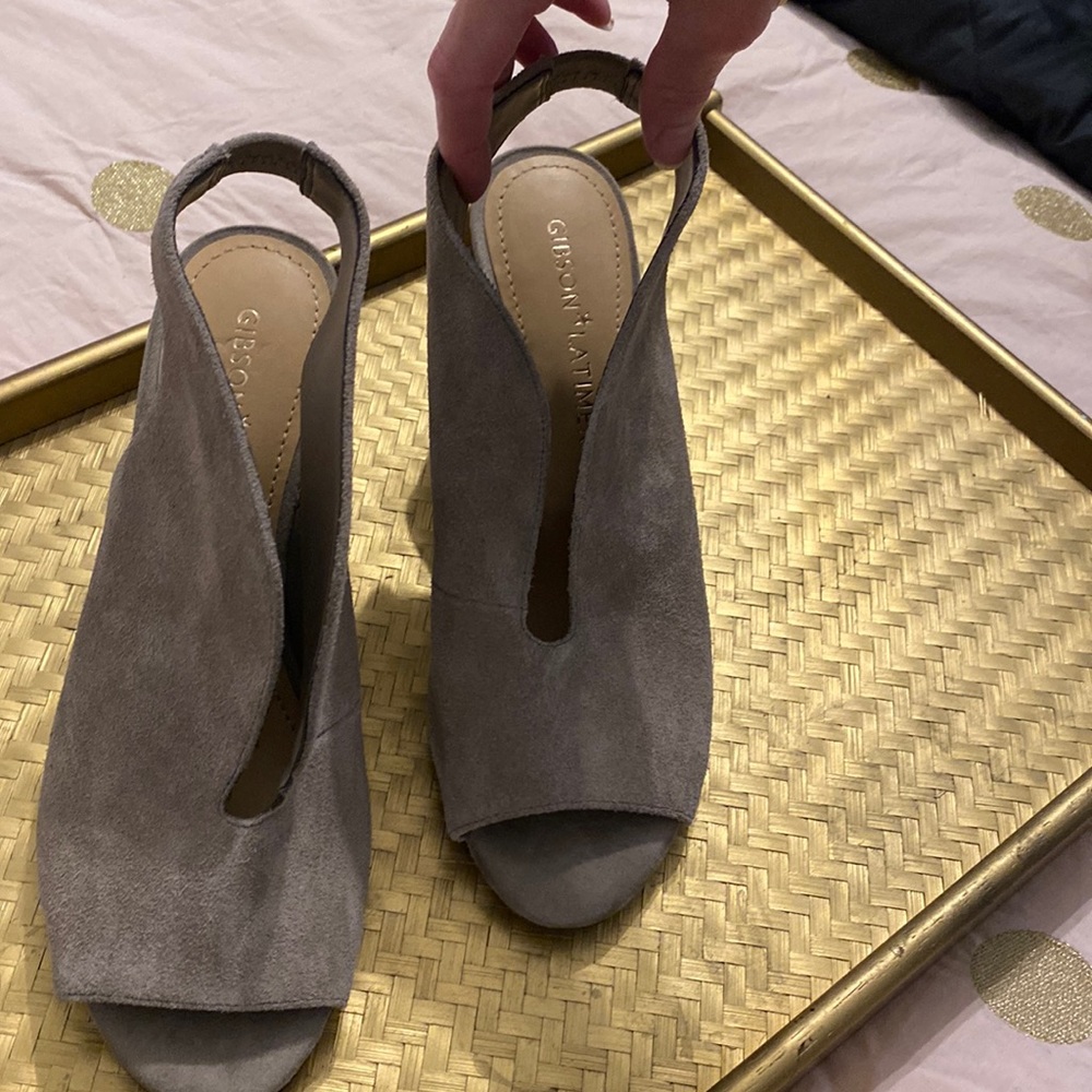 Gibson Latimer block wedge cow leather mules